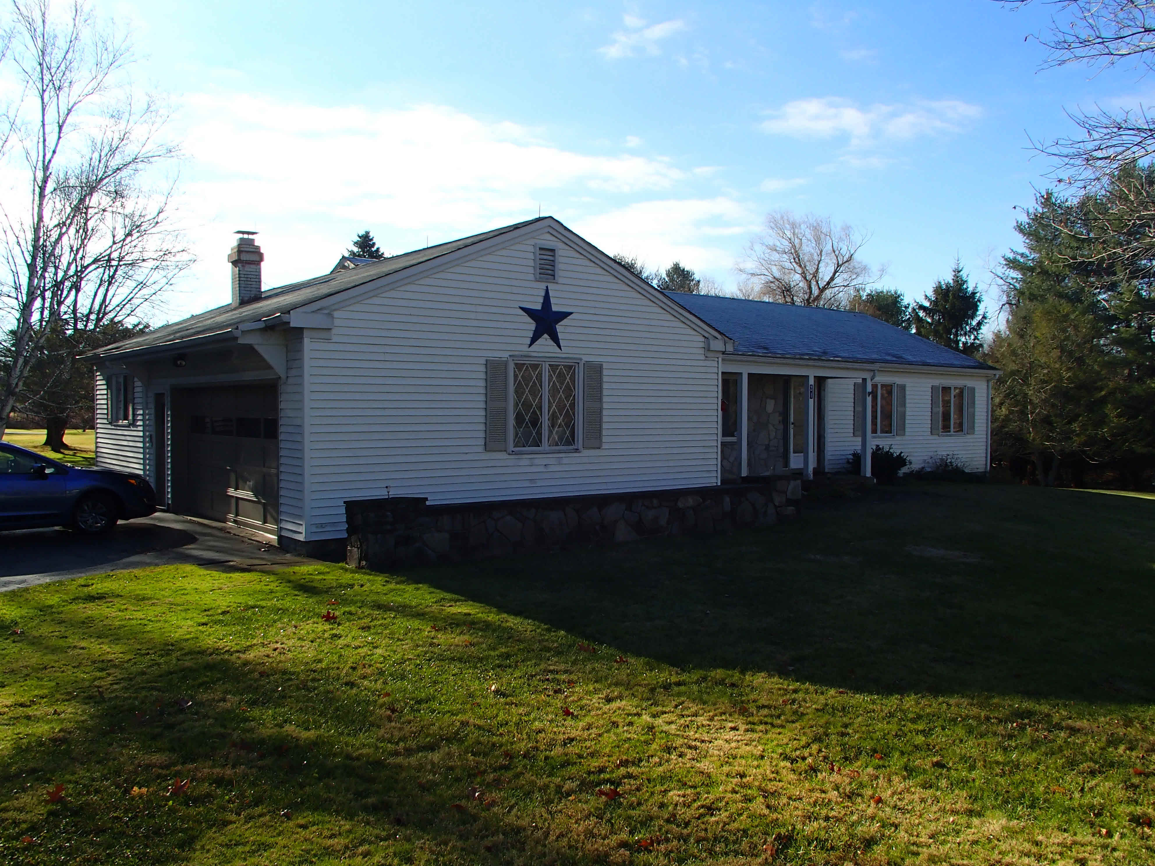 Building photograph for 21 BLUEBERRY HILL RD